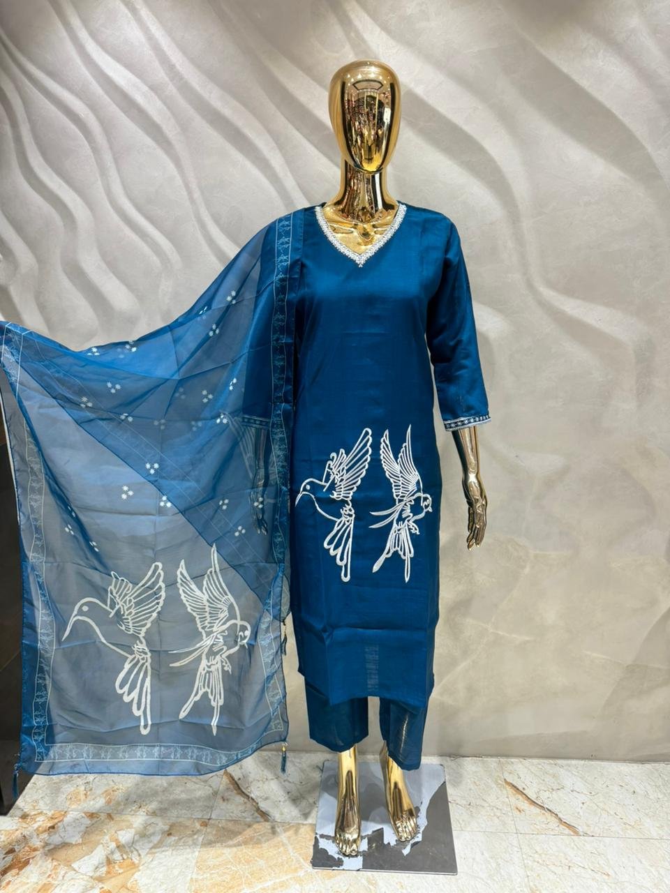 d8cff540-5ba5-456d-b736-76161467f458